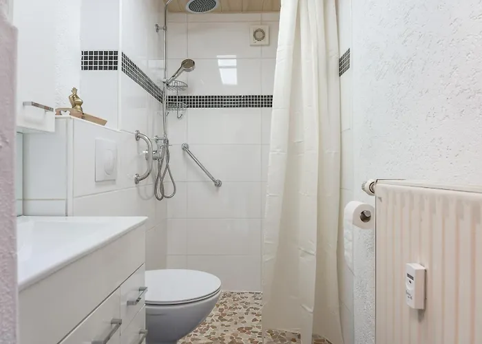 Emma - Gemuetliche Mit Terrasse Διαμέρισμα *